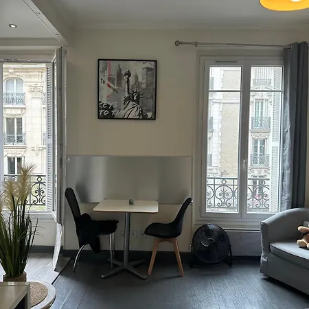 Cosy Beaubourg Centre * פריז