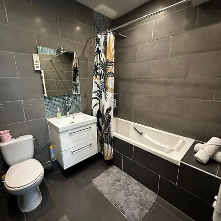 بيت ضيافة Cosy Beaubourg Centre